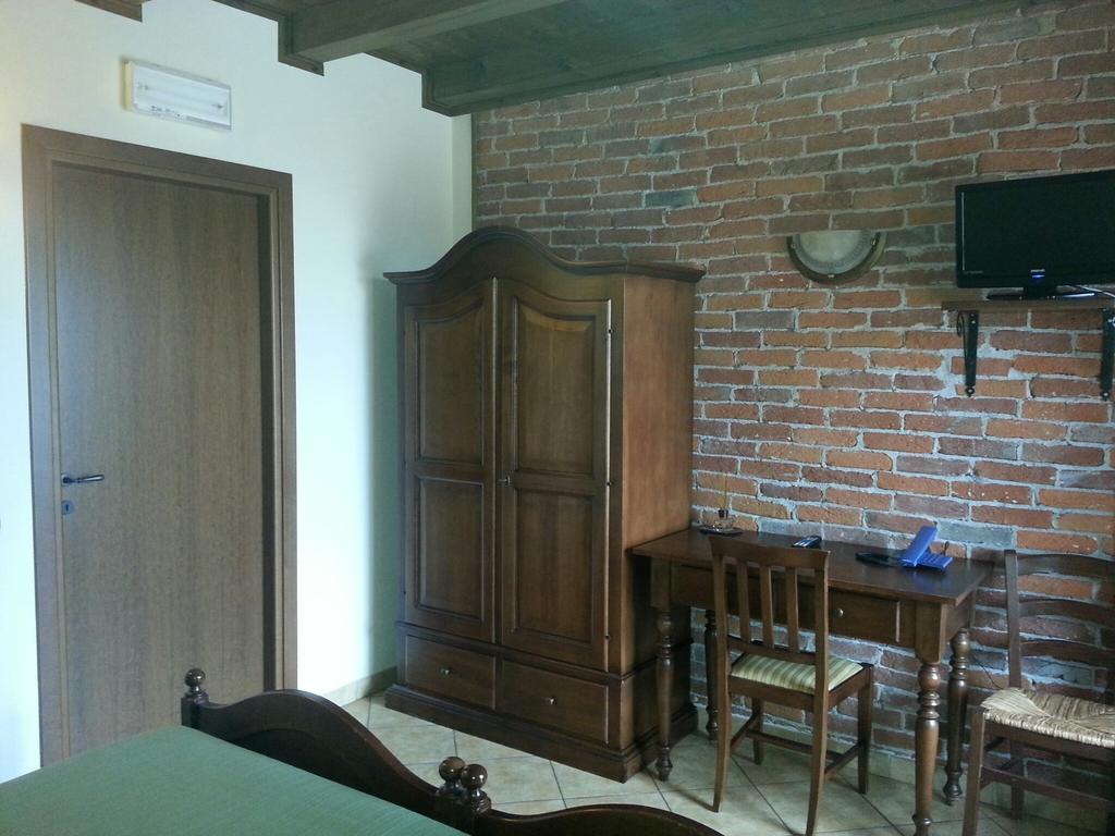 Agriturismo Cascina Del Peso Leinì Kamer foto